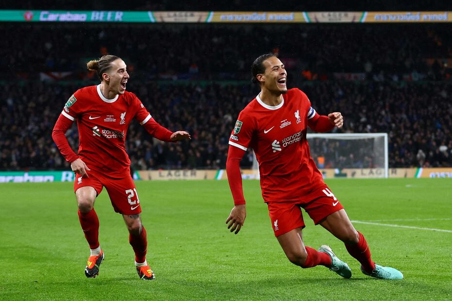 Golo de Van Dijk no final do prolongamento dá Taça da Liga inglesa ao Liverpool