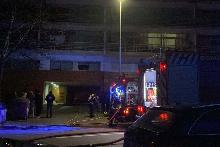 Incêndio numa garagem em Guimarães