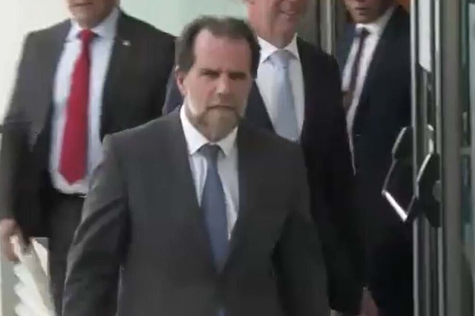 Fisco aumenta em 436% IMI da casa de Miguel Albuquerque 