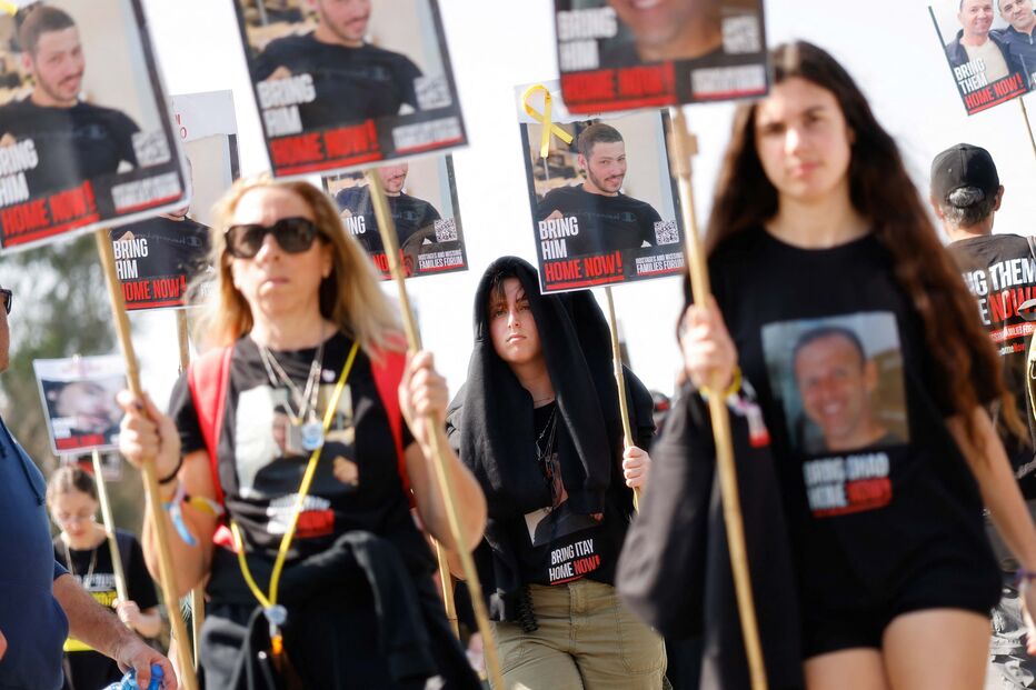 Famílias de reféns do Hamas iniciam marcha de quatro dias por libertação