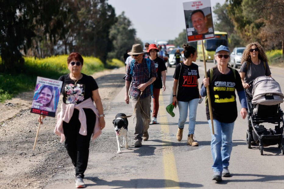Famílias de reféns do Hamas iniciam marcha de quatro dias por libertação
