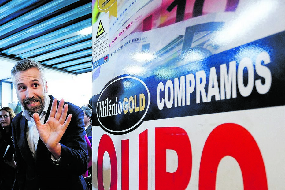 Pedro Nuno Santos numa ação de campanha em Leiria 