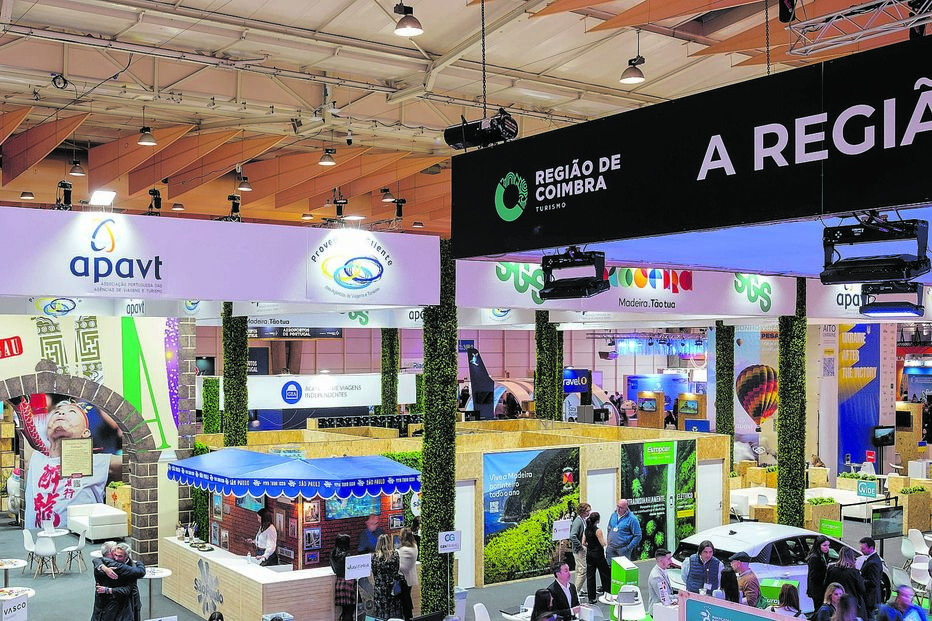 Agências de viagens, hotéis e regiões de turismo estendem-se pelos quatro pavilhões da FIL do Parque das Nações