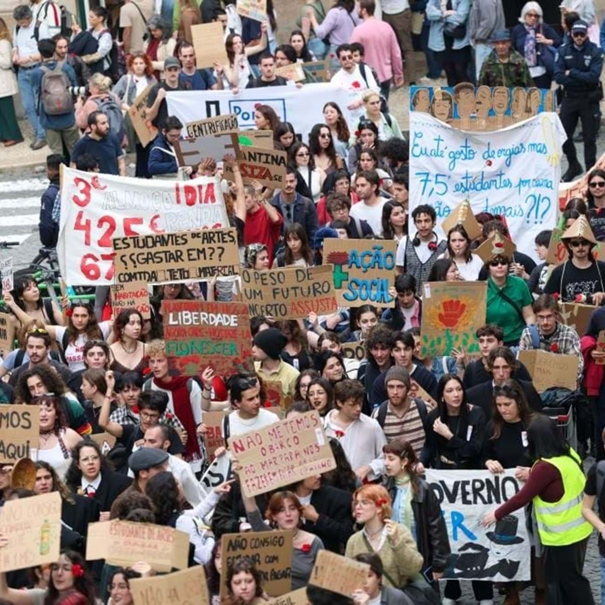 Custos e alojamento estão no topo das reivindicações de milhares de  estudantes em Lisboa - Jornal Mundo Lusíada