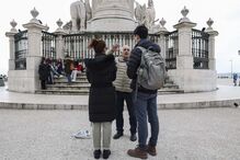 José Manuel Coelho sozinho em ação de rua do Partido Trabalhista Português em Lisboa 