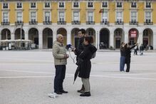 José Manuel Coelho sozinho em ação de rua do Partido Trabalhista Português em Lisboa 