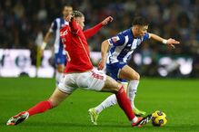 Francisco Conceição tenta passar por Morato