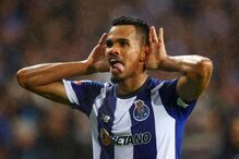 Galeno marcou os dois primeiros golos no clássico entre FC Porto e Benfica	