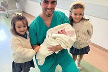 Ricardo Horta e as filhas Clara, Carolina e Madalena