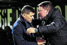 Os treinadores Sérgio Conceição e Paulo Sérgio pegaram-se em 2021, mas ontem trocaram abraços antes do jogo 