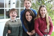 Kate Middleton emite primeira mensagem desde que foi submetida a cirurgia