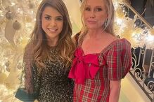 Na fotografia, Paula Abdul, de 62 anos, parece ter um rosto mais jovem