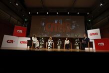 Painel composto por jornalistas