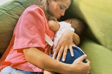 Carolina Carvalho com o filho Lucas