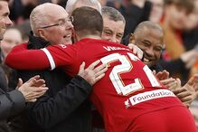 Sven-Goran Eriksson, com cancro terminal, cumpre sonho de orientar o Liverpool 