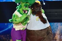 Fátima Lopes no 'A Máscara' com o brócolo, o ex-guarda redes Ricardo Pereira