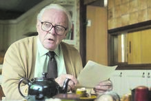 Obra de James Hawes, protagonizada por Sir Anthony Hopkins, chega amanhã às salas de cinema nacionais