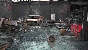 Incêndio destrói três pavilhões de fábrica em Alcobaça