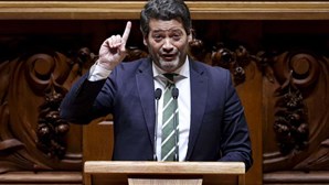 Ventura desafia PSD a baixar à especialidade propostas sobre IRS do Governo e Chega 