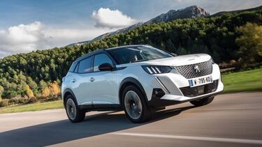 Mais potência e autonomia: Conheça o novo Peugeot E2008, renovado por fora e por dentro
