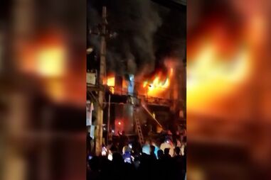 Pelo menos 44 mortos e 22 feridos em incêndio no Bangladesh