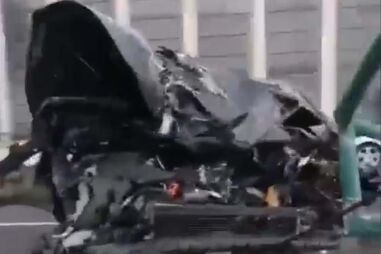 Carro despista-se junto à praia de Santo Amaro de Oeiras