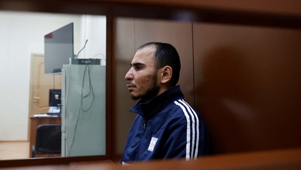 Interrogados, torturados e detidos: O que se sabe sobre os suspeitos do tiroteio em Moscovo