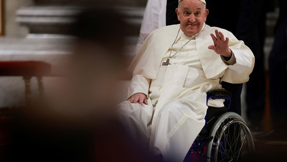 Papa quer gays acolhidos pela Igreja mas longe dos seminários