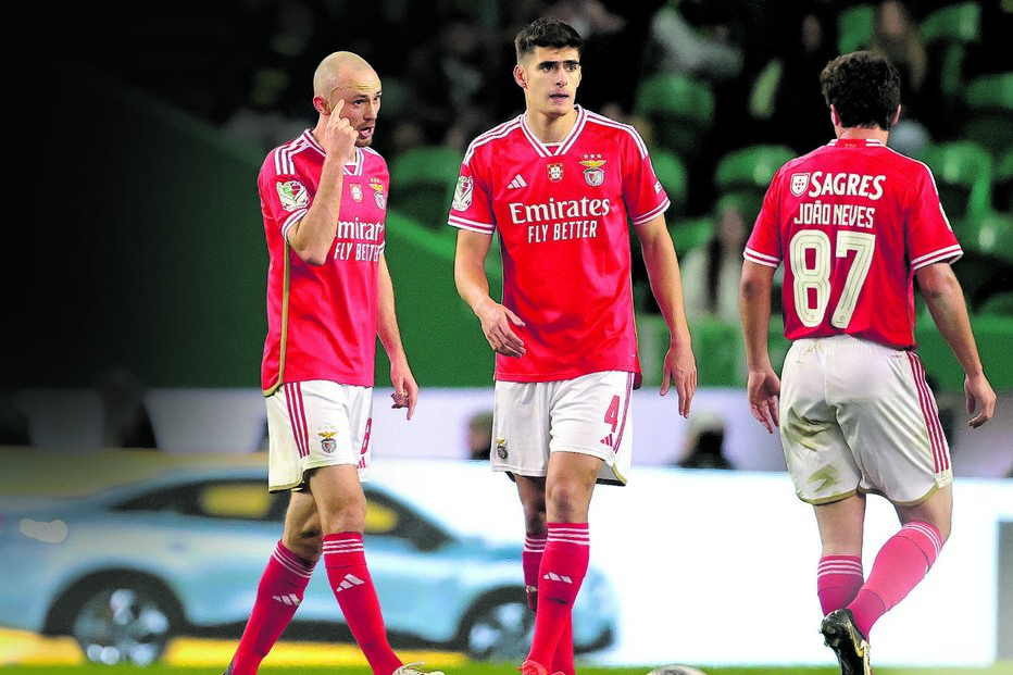 Jogadores tiveram uma exibição na 1.ª parte que não agradou ao presidente do clube