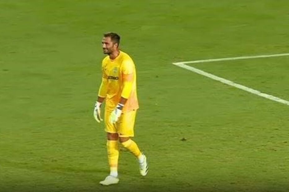 Adán lesiona-se no treino e faz soar alarme 