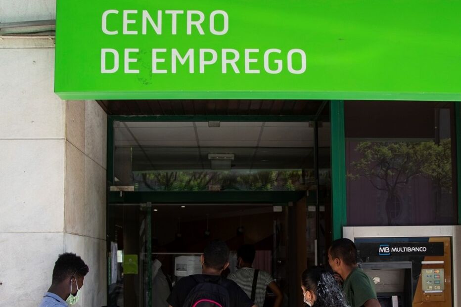 Custos do desemprego sobem