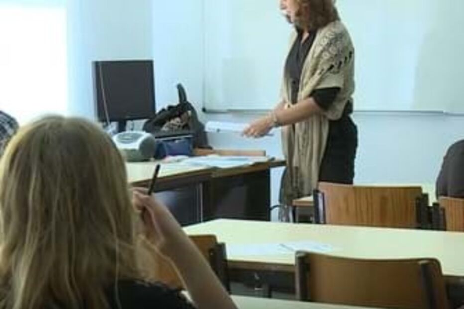 Mais de 40 mil alunos sem professor