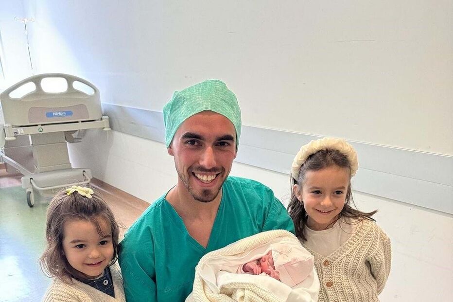 Ricardo Horta e as filhas Clara, Carolina e Madalena