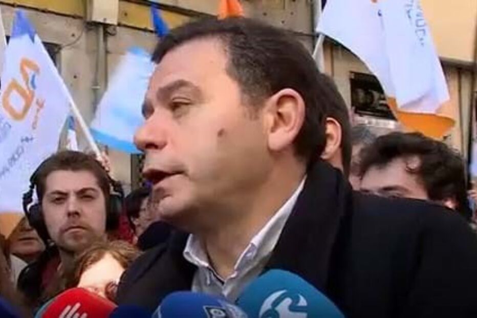 AD nega chantagem e quer votos para tirar PS do poder 