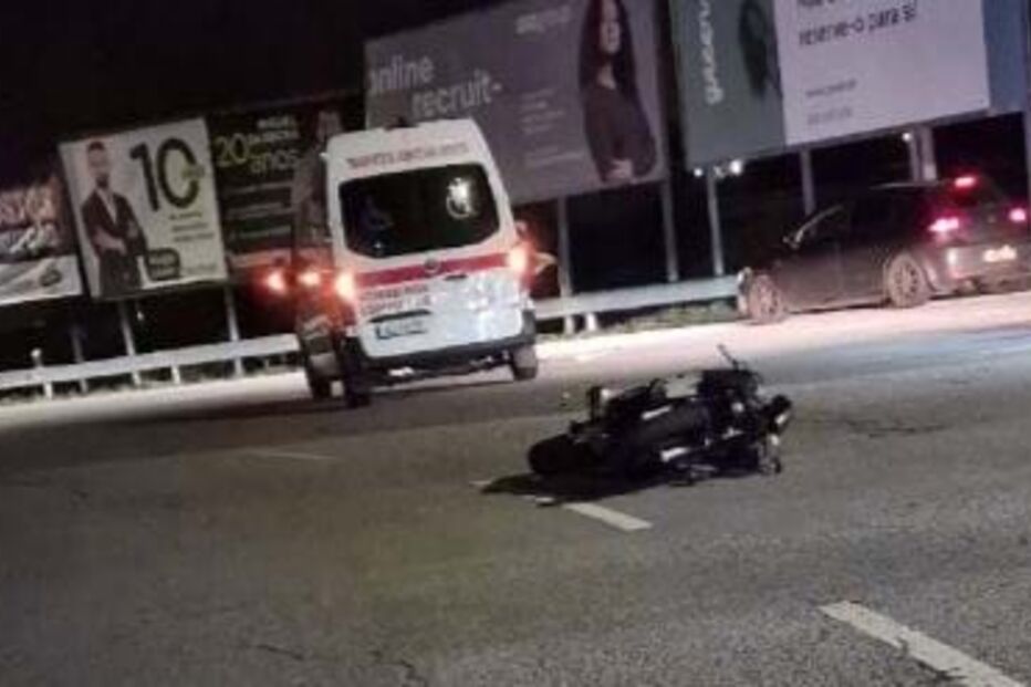 Motociclista despista-se e embate em ambulância em Barcelos