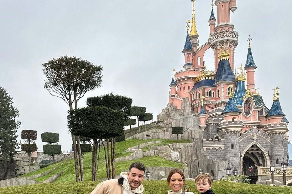 Mafalda Sampaio com os filhos Madalena e Francisco e o companheiro Guilherme