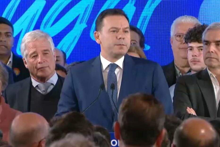 Luís Montenegro declara vitória