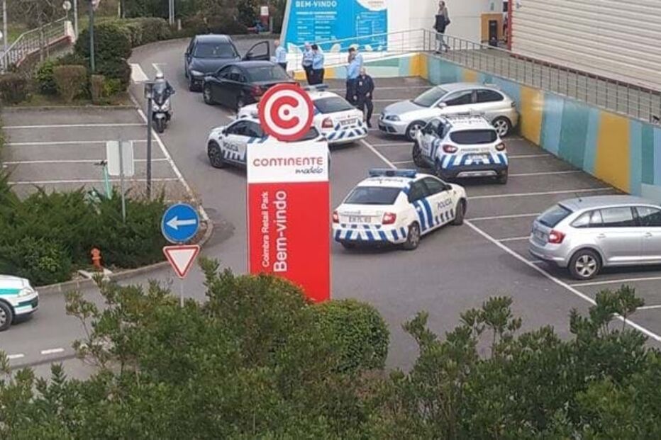 Intercetado a conduzir carro furtado	