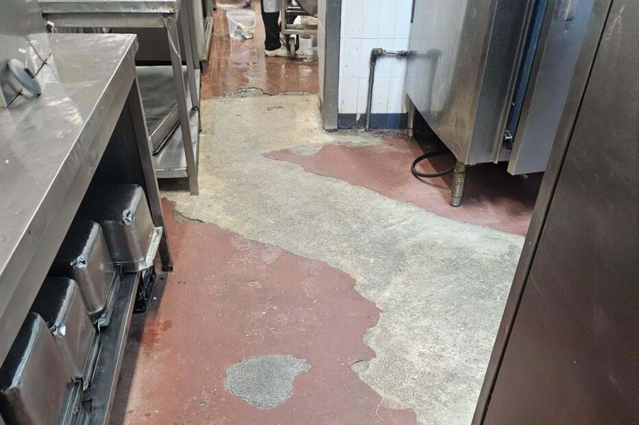 Falta de limpeza encerra messe da Marinha em Almada