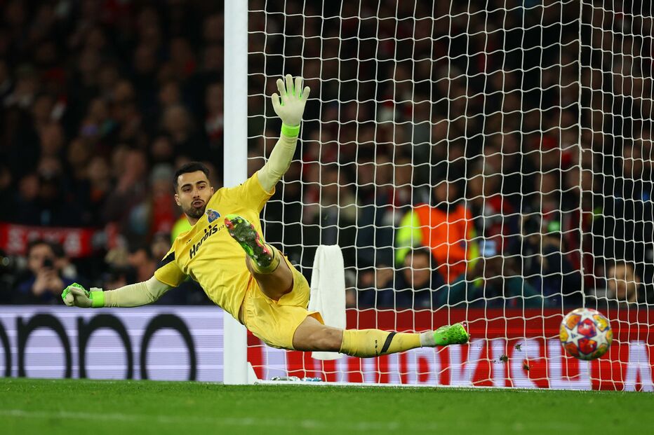 Diogo Costa na mais recente derrota do FC Porto nos penáltis, frente ao Arsenal, na Liga dos Campeões