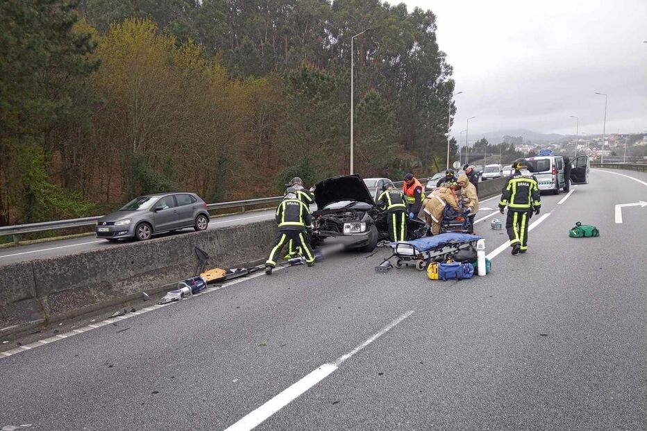Colisão entre três carros, em Celeirós, Braga