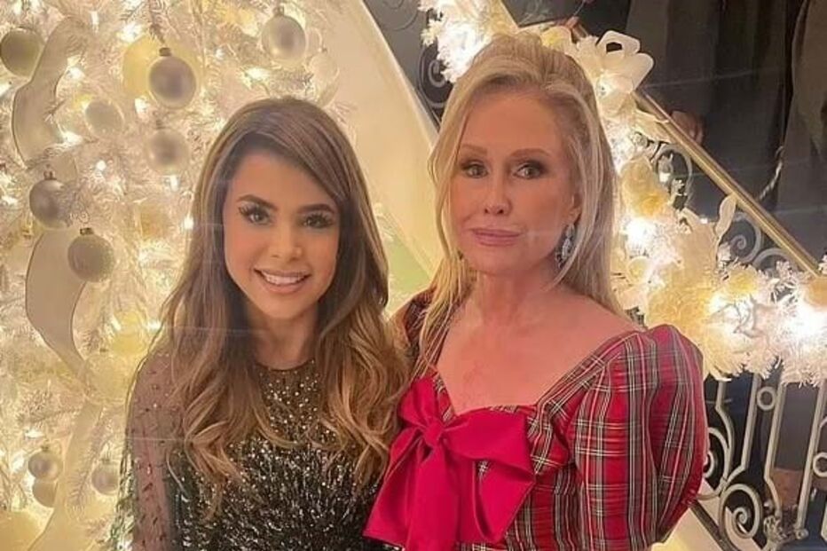 Na fotografia, Paula Abdul, de 62 anos, parece ter um rosto mais jovem
