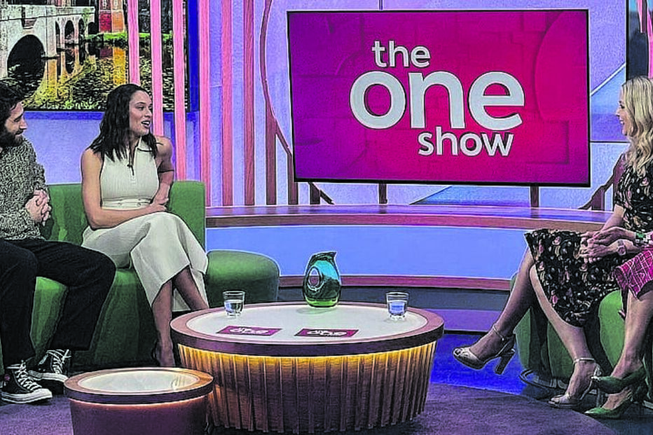 Jake Gyllenhaal e Daniela Melchior na BBC