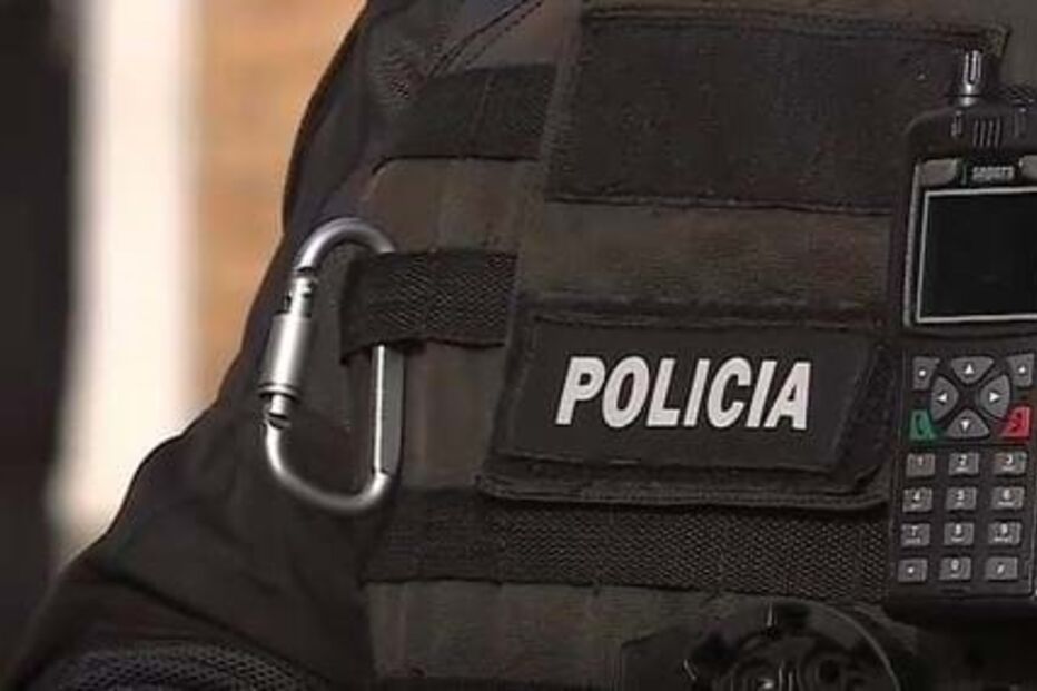 Super Dragão em fuga após jogo com o Arsenal 