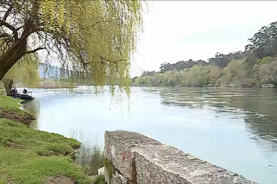 2024-03-18_10_52_20 Duas pessoas resgatadas em naufrágio de embarcação de recreio no rio Minho em Monção .png