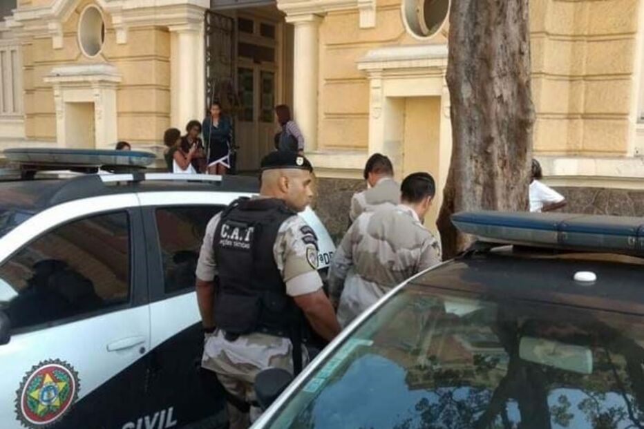 Autoridades locias de Niteroi, no Brasil