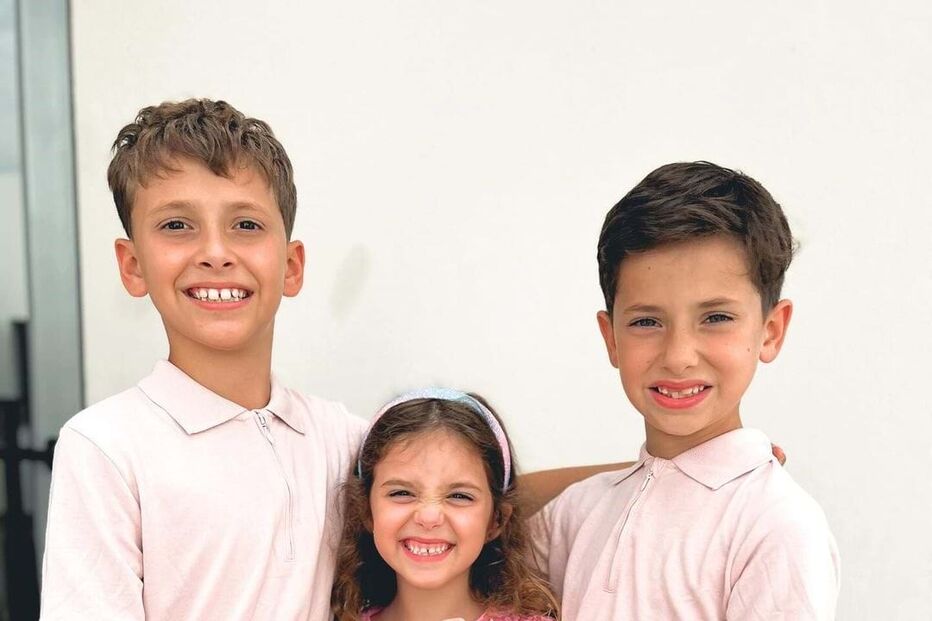 Os três filhos de Adrien Silva, Santiago, Thomas e Maria Clara, mas a ecografia