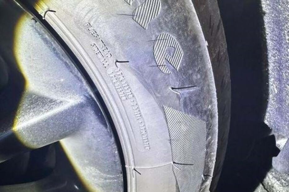 Carro do chefe dos 'Super Dragões' vandalizado à porta do Estádio do Dragão