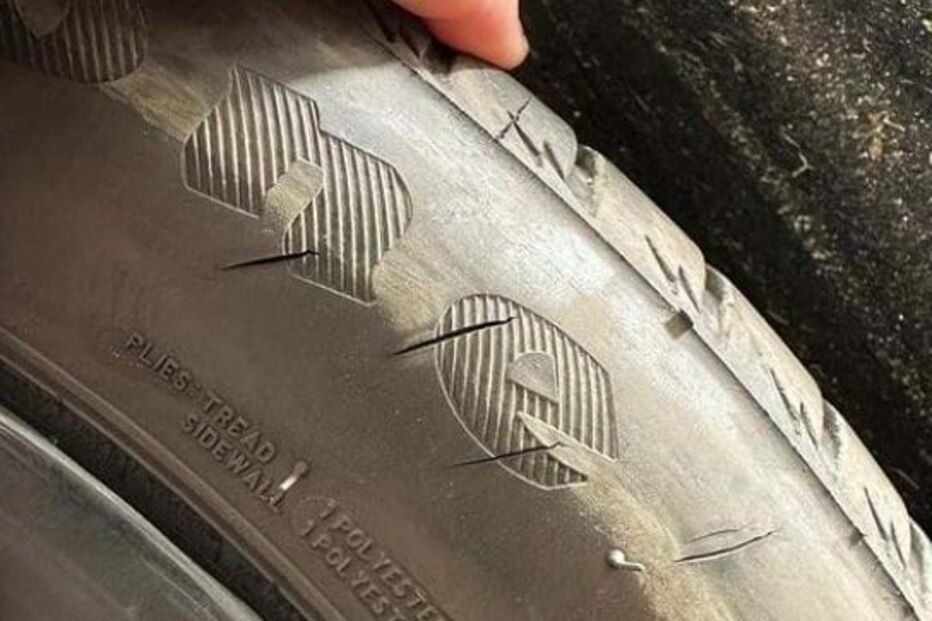 Carro do chefe dos 'Super Dragões' vandalizado à porta do Estádio do Dragão