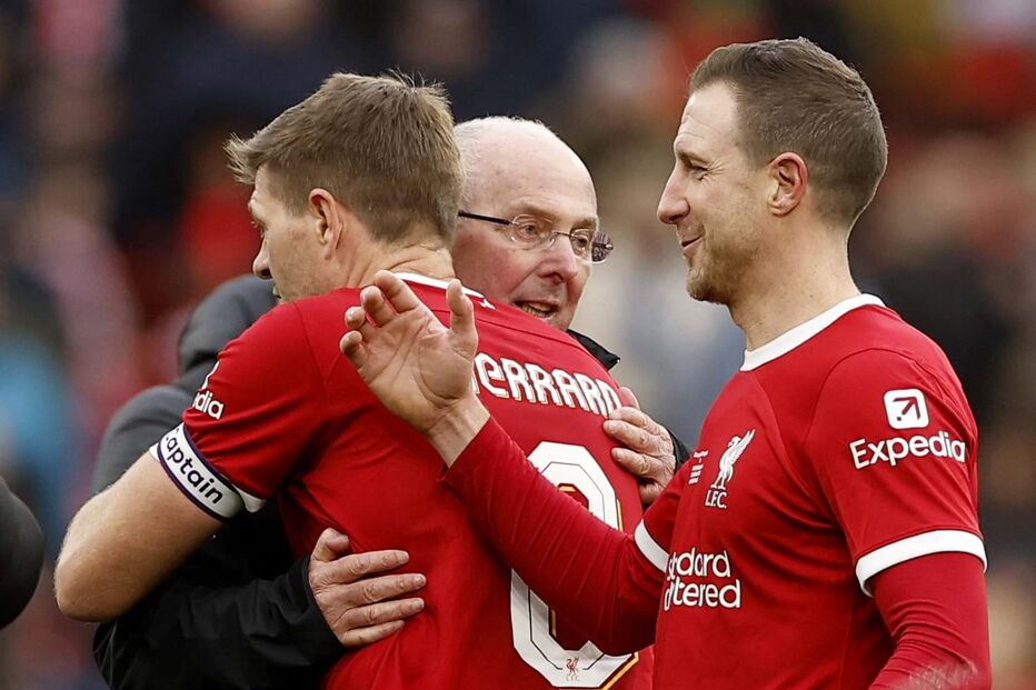 Sven-Goran Eriksson, com cancro terminal, cumpre sonho de orientar o Liverpool 